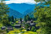 用“深万山”造句